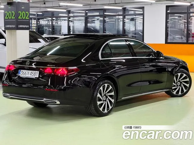 Mercedes-Benz E-Class W214 — Фото автомобиля 2