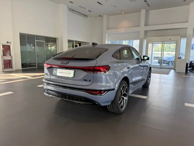 Audi Audi Q6L Sportback e-tron 2025 Pioneer Navigation Edition — Фото автомобиля 6