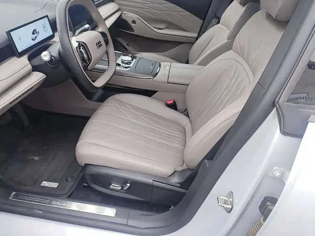 Geely Galaxy Xingyao 8 — Фото автомобиля 14