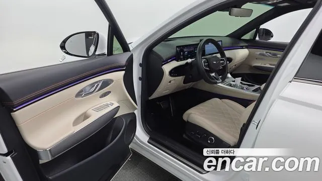 Genesis GV70 — Фото автомобиля 15