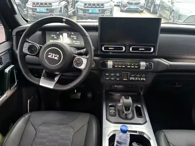 212 212 T01 2025 2.0T Diesel Version — Фото автомобиля 8