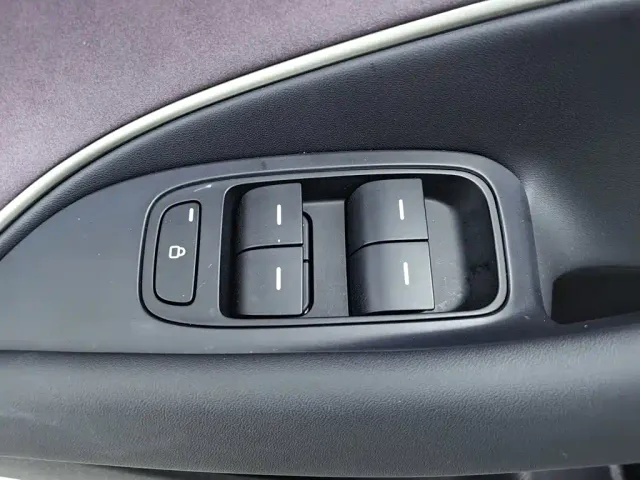 Xiaomi SU7 — Фото автомобиля 9