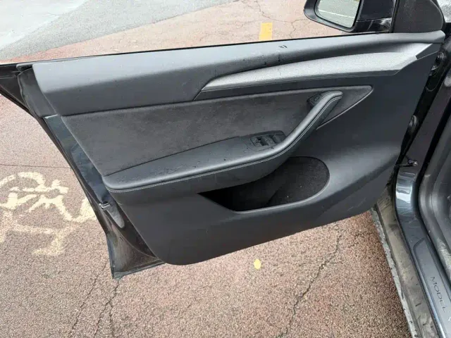 Tesla Model Y — Фото автомобиля 6