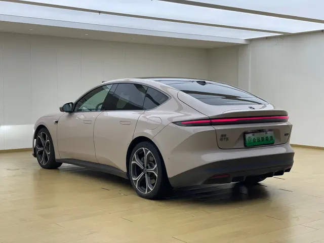 Nio ET5 — Фото автомобиля 8