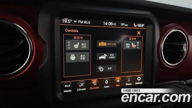 Jeep Wrangler — Фото автомобиля 22
