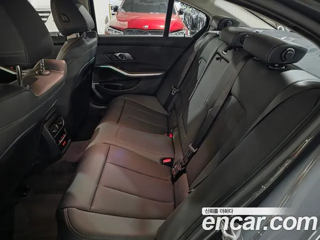 BMW 3 Series — Фото автомобиля 10