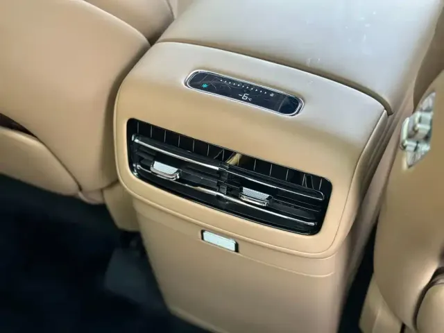 BYD U8L — Фото автомобиля 19