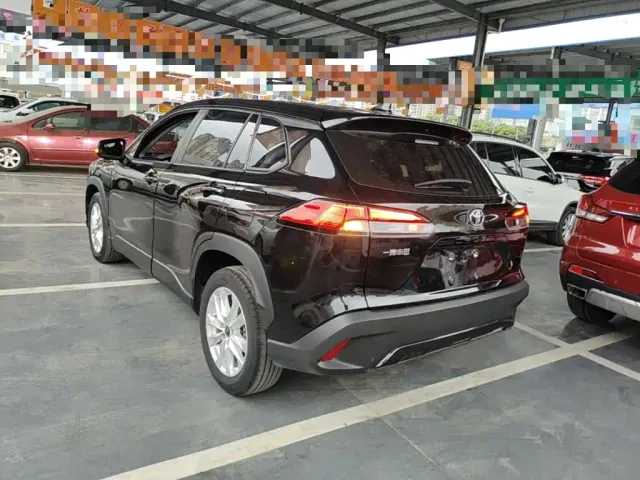 Toyota Corolla Cross — Фото автомобиля 4