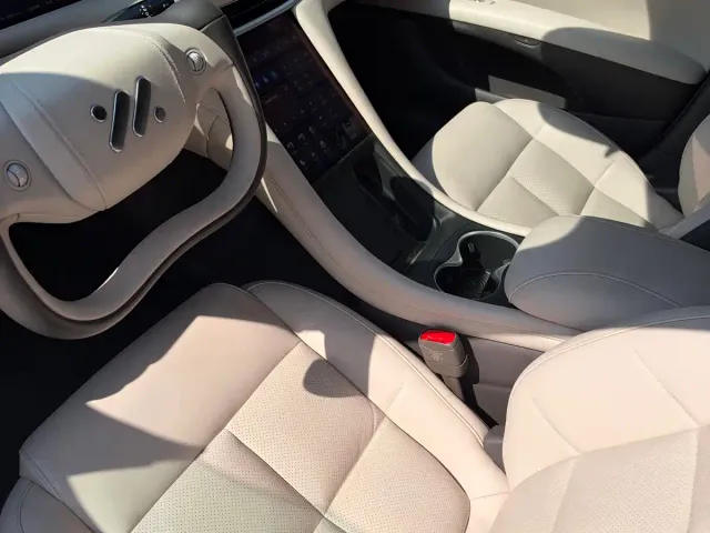 IM Motors L6 — Фото автомобиля 4