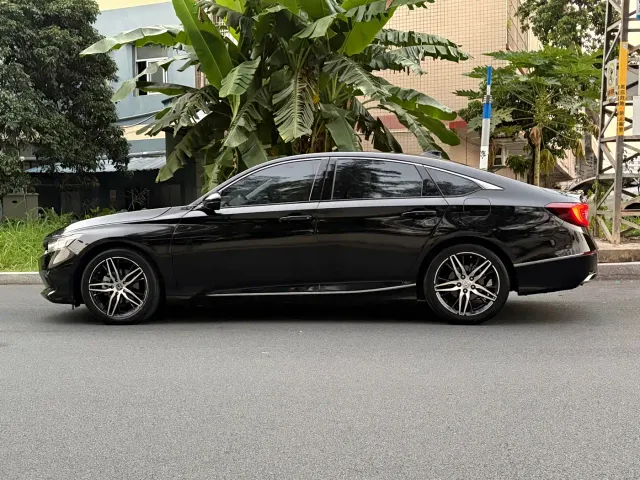 Honda Accord — Фото автомобиля 10