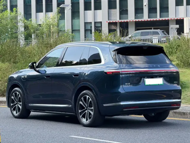 Aito M7 — Фото автомобиля 3
