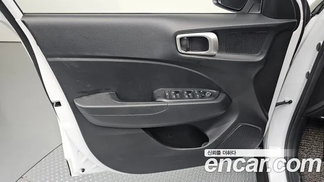 Hyundai Venue Venue 1.6 Modern Plus — Фото автомобиля 24