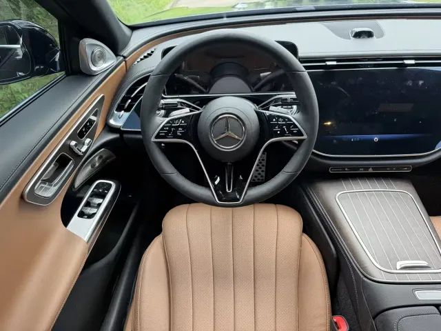Mercedes-Benz E-Class — Фото автомобиля 14
