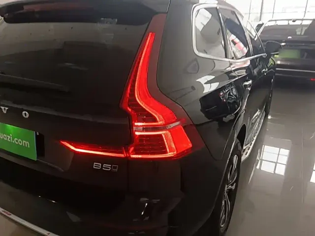 Volvo XC60 — Фото автомобиля 7