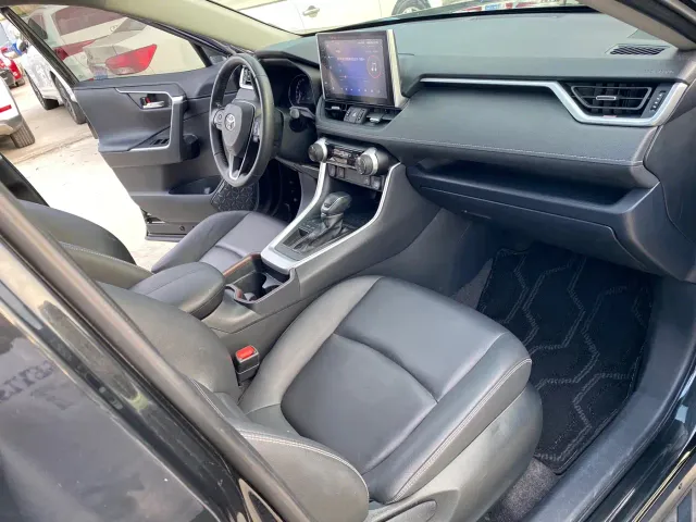 Toyota RAV4 — Фото автомобиля 13