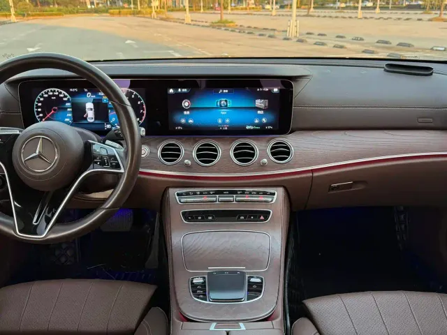 Mercedes-Benz E-Class — Фото автомобиля 10