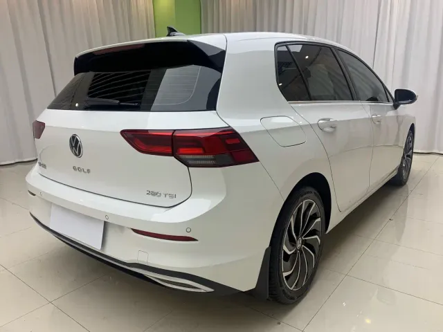 Volkswagen Golf — Фото автомобиля 4