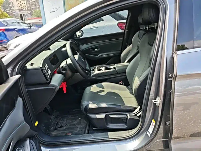 BYD Qin L — Фото автомобиля 14