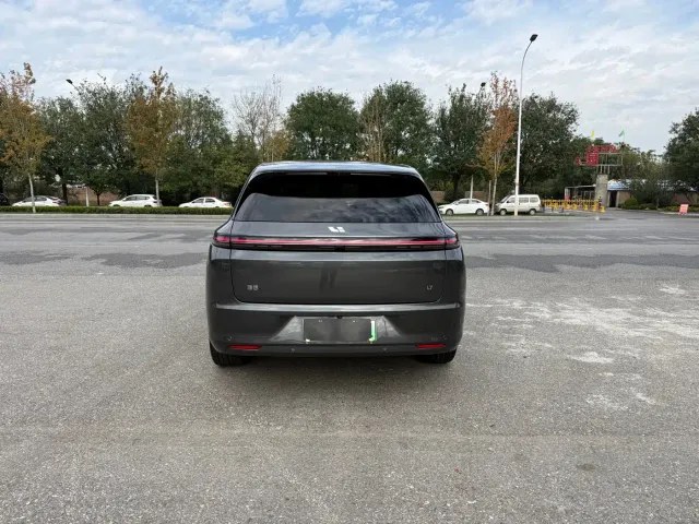 Li Auto L7 — Фото автомобиля 19