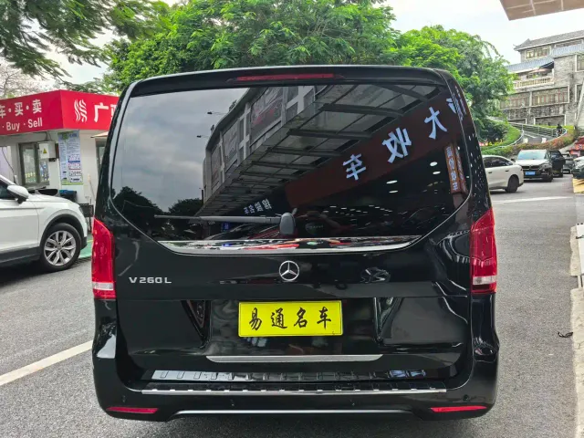 Mercedes-Benz V-Class — Фото автомобиля 6