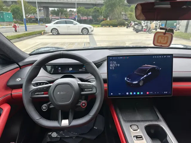Xiaomi SU7 — Фото автомобиля 8