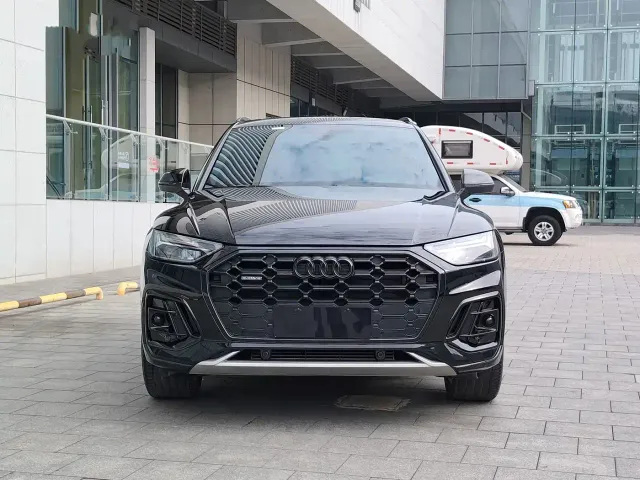 Audi Q5L — Фото автомобиля 3
