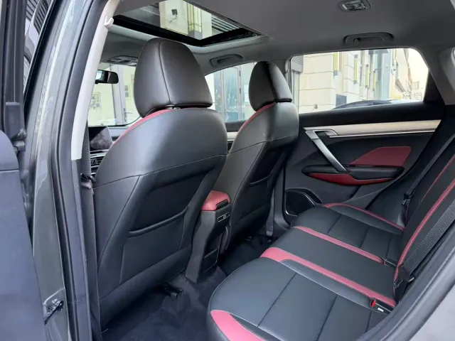 Geely Binyue — Фото автомобиля 10