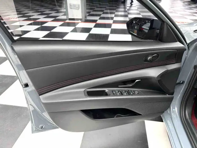 Hyundai Elantra — Фото автомобиля 4