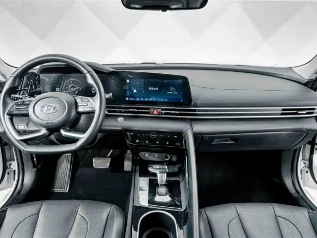 Hyundai Elantra — Фото автомобиля 10