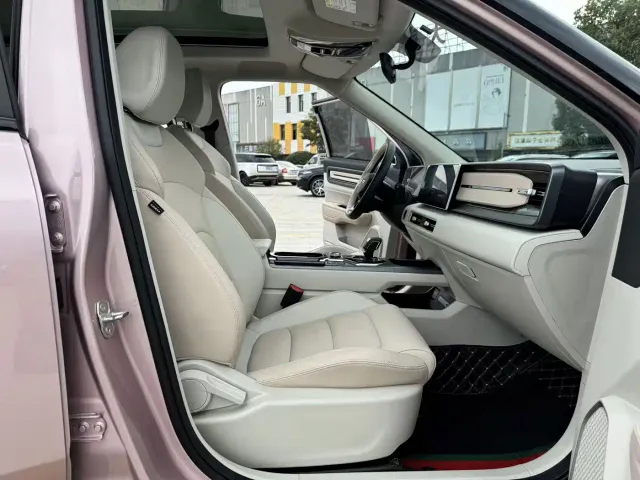 Geely ICON — Фото автомобиля 30