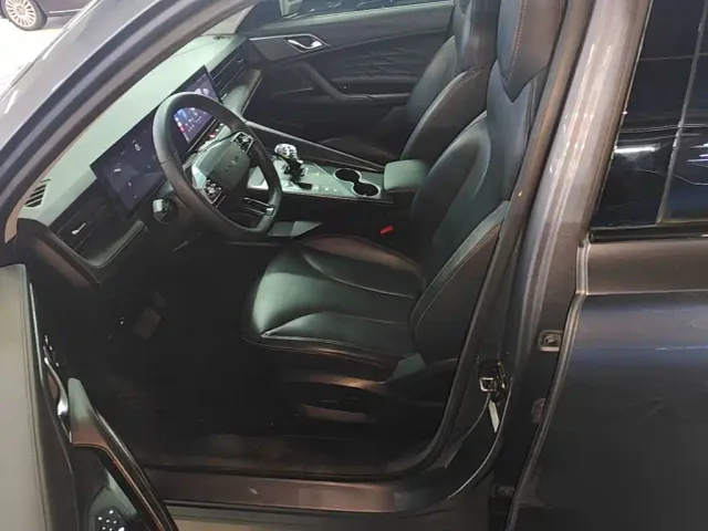 Roewe RX5 — Фото автомобиля 14