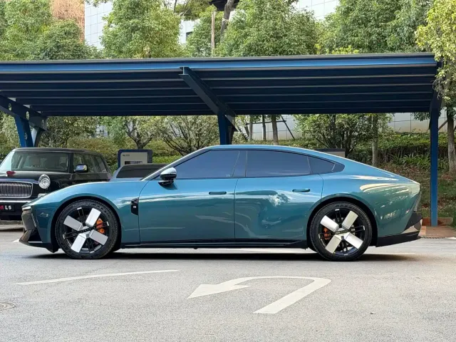 XPeng XPeng P7 — Фото автомобиля 8