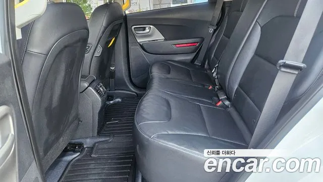 Kia Niro — Фото автомобиля 7