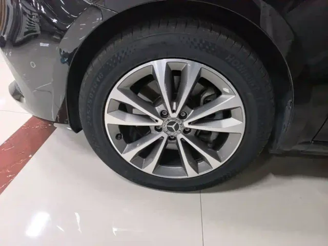 Mercedes-Benz V-Class — Фото автомобиля 22
