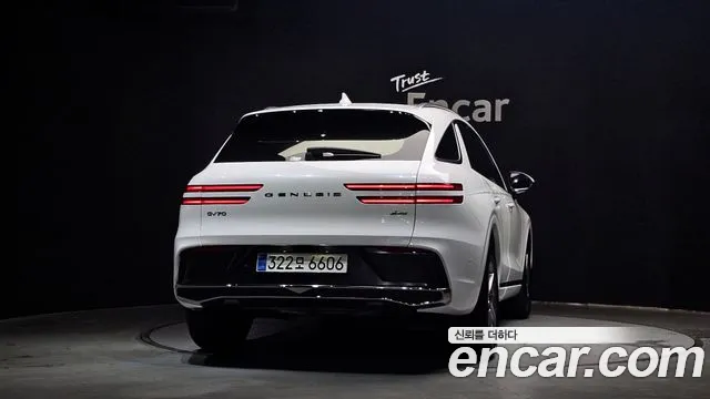 Genesis GV70 — Фото автомобиля 3