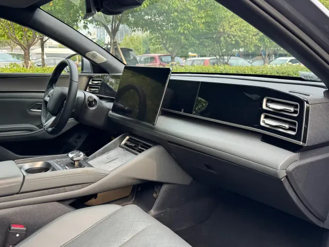 BYD Qin L 2024 DM-i 120KM Excellence Model — Фото автомобиля 14