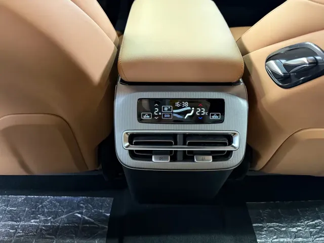 BYD Han L — Фото автомобиля 15