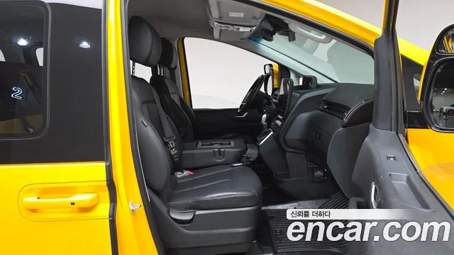 Hyundai Staria — Фото автомобиля 16
