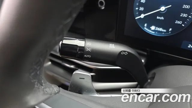 Hyundai Grandeur Grandeur (GN7) 2.5 Бензин 2WD — Фото автомобиля 27