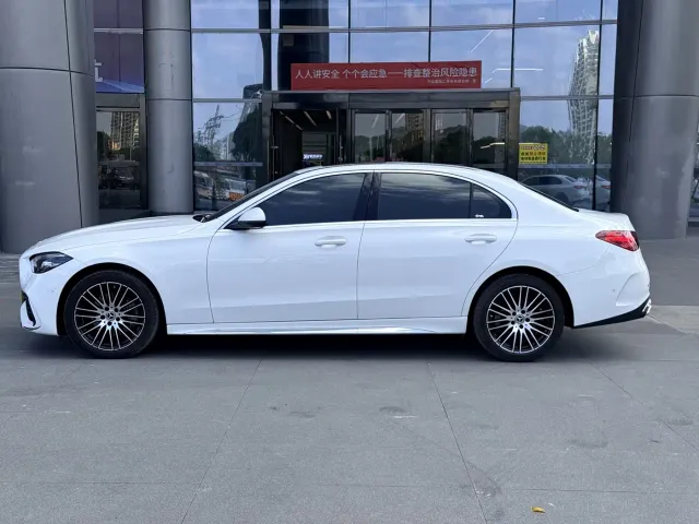 Mercedes-Benz C-Class — Фото автомобиля 4