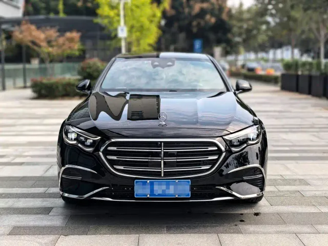 Mercedes-Benz E-Class — Фото автомобиля 5