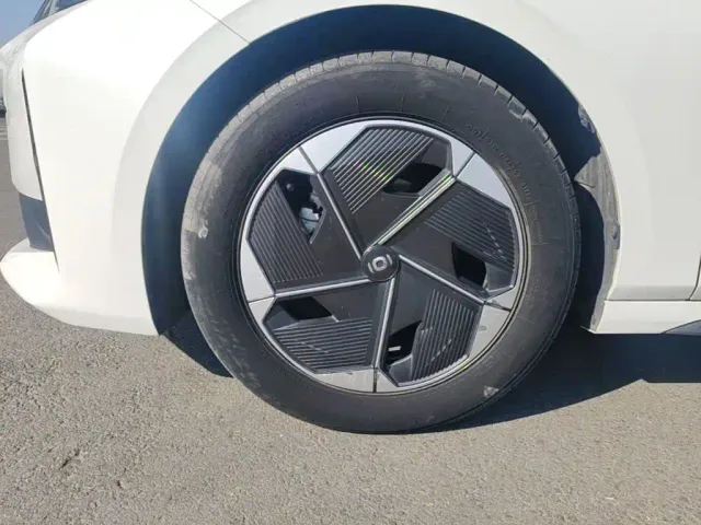 Changan Qiyuan A05 — Фото автомобиля 22