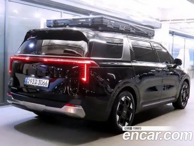 Kia Canival — Фото автомобиля 3