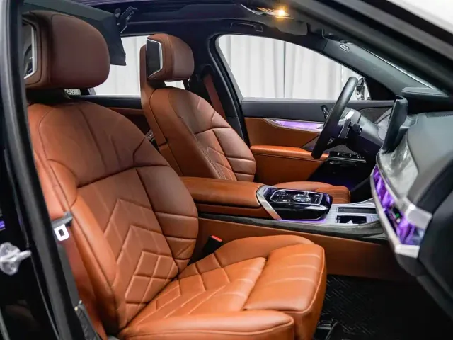 BMW 7 Series — Фото автомобиля 19