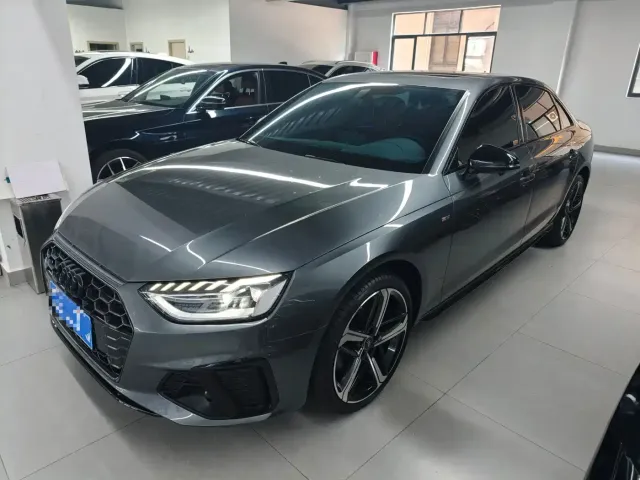 Фотография автомобиля — Audi A4L