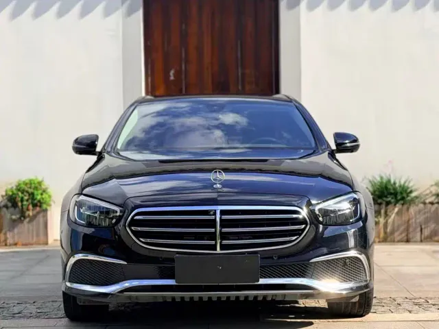 Mercedes-Benz E-Class — Фото автомобиля 5