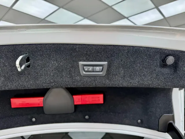 BMW 3 Series — Фото автомобиля 25