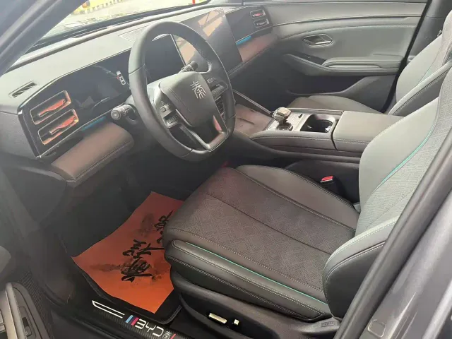 BYD Qin L — Фото автомобиля 5