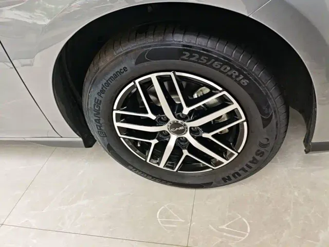 BYD Seal 05 DM-i — Фото автомобиля 11