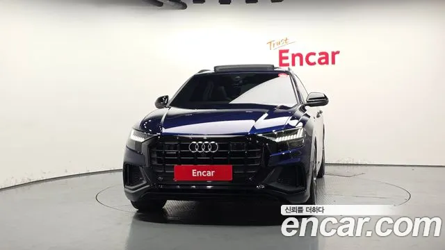 Audi Q8 55 TFSI quattro Premium — Фото автомобиля 3